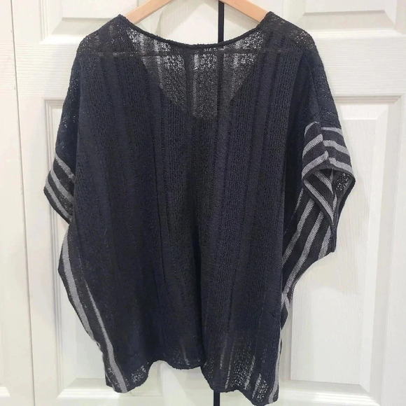Sanctuary Small V-Neck Oversize Short Sleeve Open Knit Top Black Gray Stripe - Picture 4 of 8